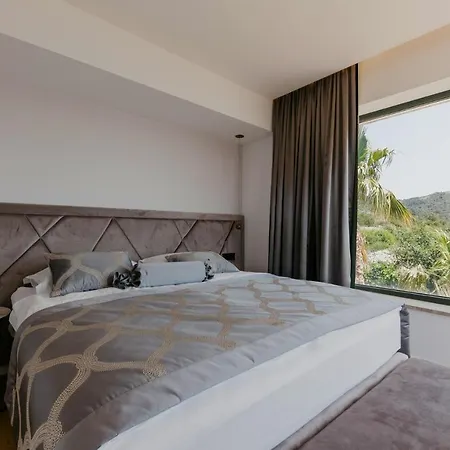 Bloomhill Escape Villa *