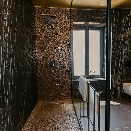 Bloomhill Escape * Trogir