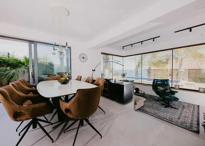 Bloomhill Escape Villa *