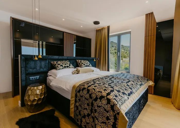 Villa Bloomhill Escape