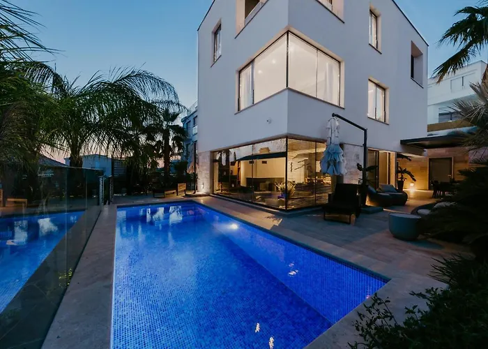 Bloomhill Escape * Trogir