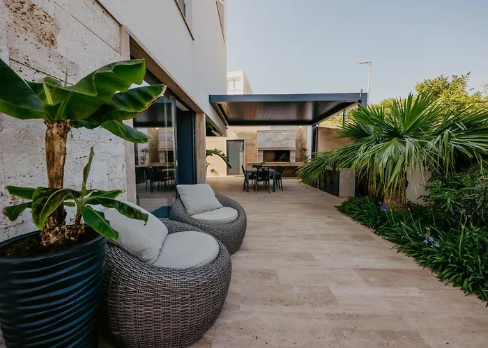 Villa Bloomhill Escape *