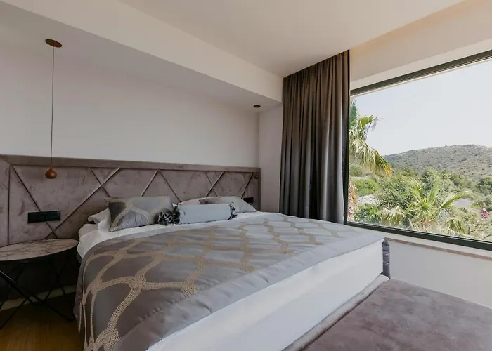 Bloomhill Escape Villa *