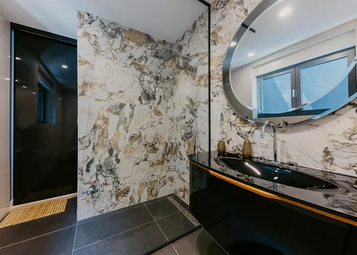 Bloomhill Escape Villa