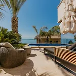 Bloomhill Escape Vila