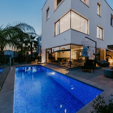 Bloomhill Escape * Τρογκίρ