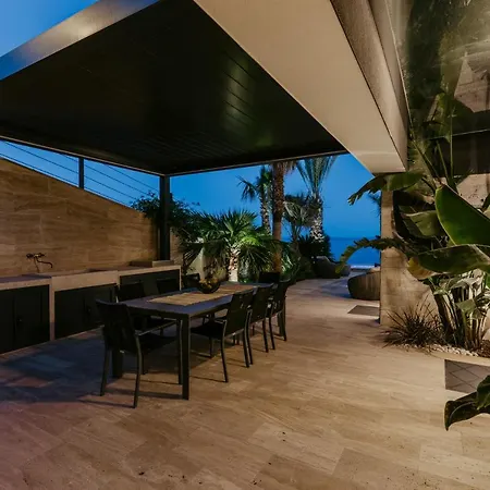 Bloomhill Escape * Τρογκίρ